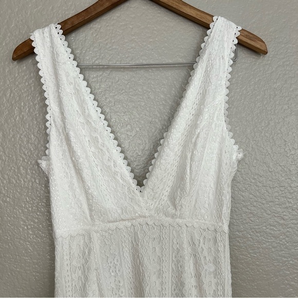 NWOT Infinite Bliss Ivory Lace Sleeveless Backless Trumpet Maxi Dress - Picture 4 of 10